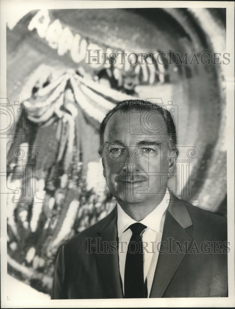 1968 Press Photo Walter Cronkite reports on the Republican National Convention