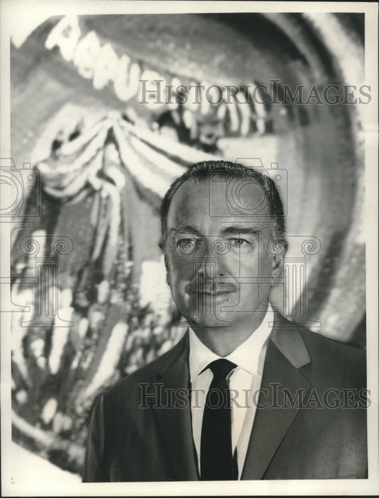 1968 Press Photo Walter Cronkite reports on the Republican National Convention