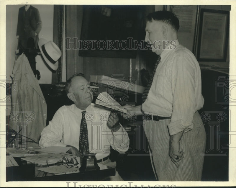 Load image into Gallery viewer, 1941 Press Photo Major James E. Crown, Veteran Editor of the New Orleans States
