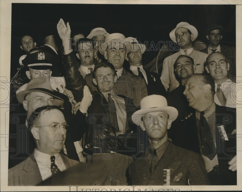 1938 Press Photo Welcoming Committee Greets Aviator Douglas Corrigan in New York