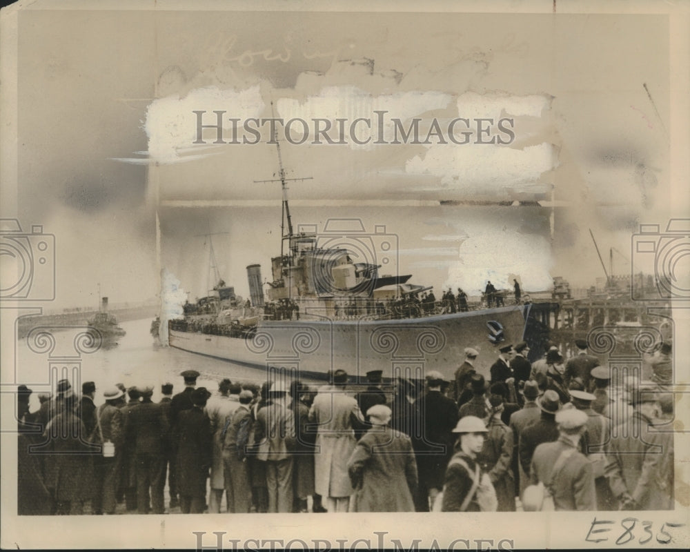 1940 Press Photo British destroyer &quot;Cossack&quot; docks at Leith, Scotland
