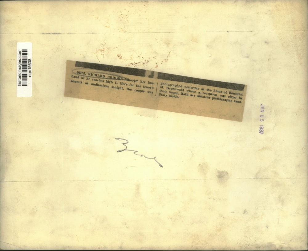 1937 Press Photo Mrs. Richard Crooks filming Husband Sing at Music Reception