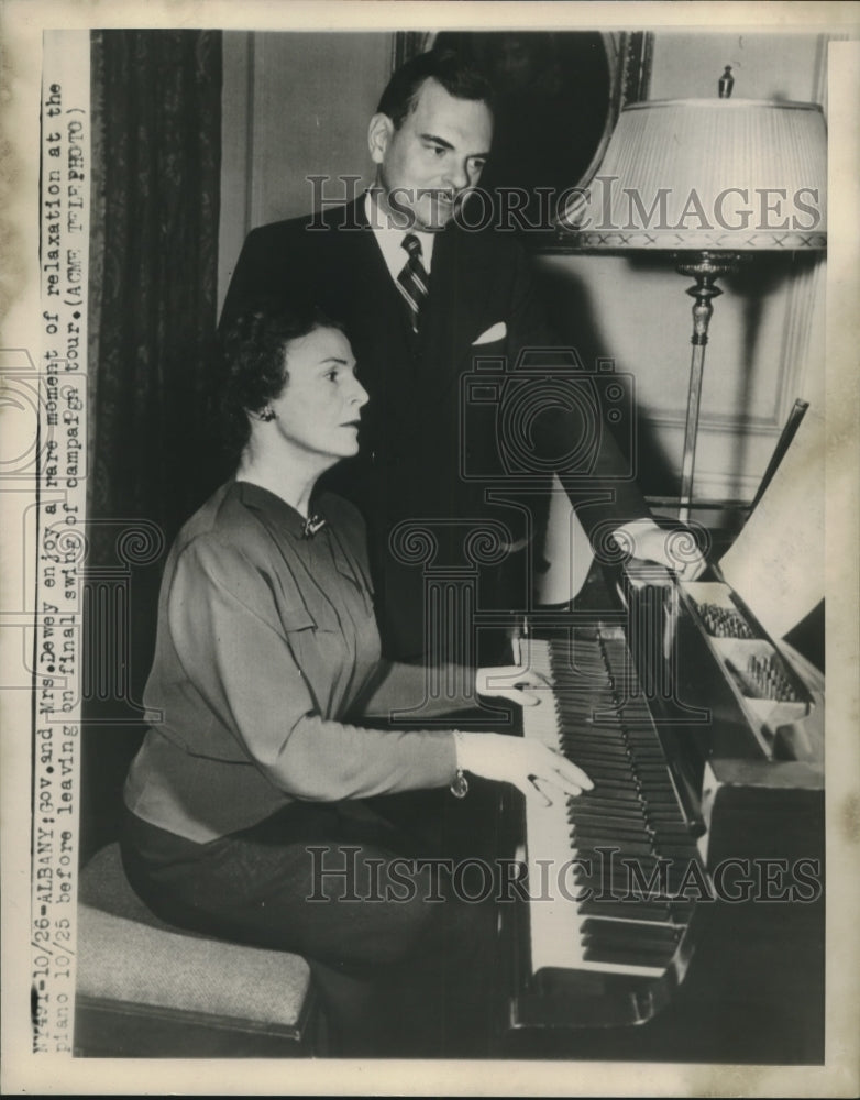 1948 Press Photo Governor and Mrs. Thomas E. Dewey at Piano, Albany, New York- Historic Images