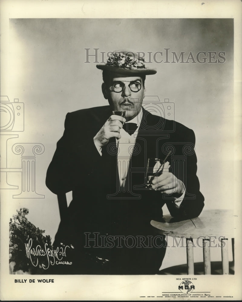 1952 Press Photo Actor Billy DeWolfe for Monteleone Hotel Engagement - nox16543
