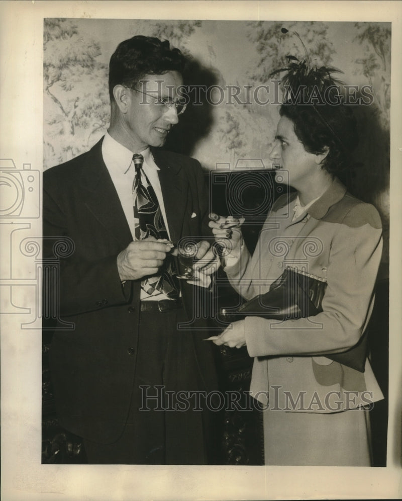 Load image into Gallery viewer, 1949 Press Photo James H. Drury at New Orleans Neighborhood Centers Meeting
