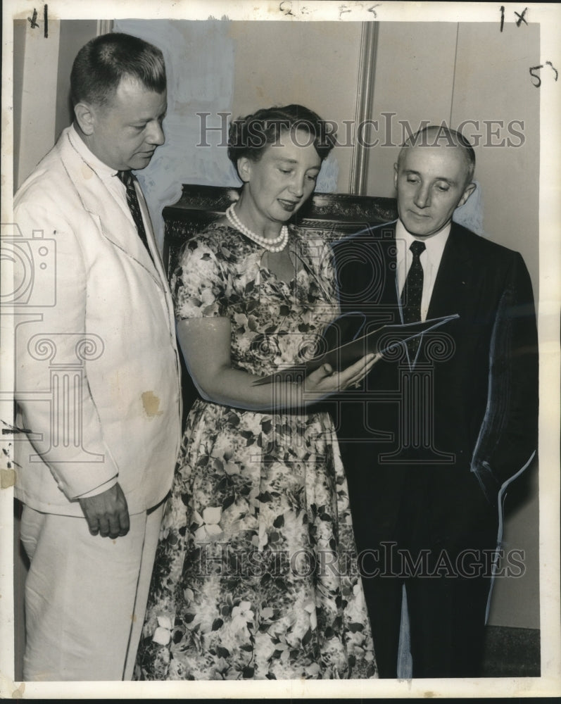Load image into Gallery viewer, 1957 Press Photo Consulat Gerard Dubois presented with an award, New Orleans
