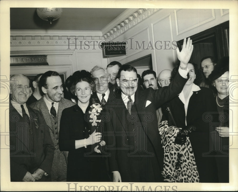 1942 Press Photo Governor-elect Thomas E. Dewey of New York State, and his wife