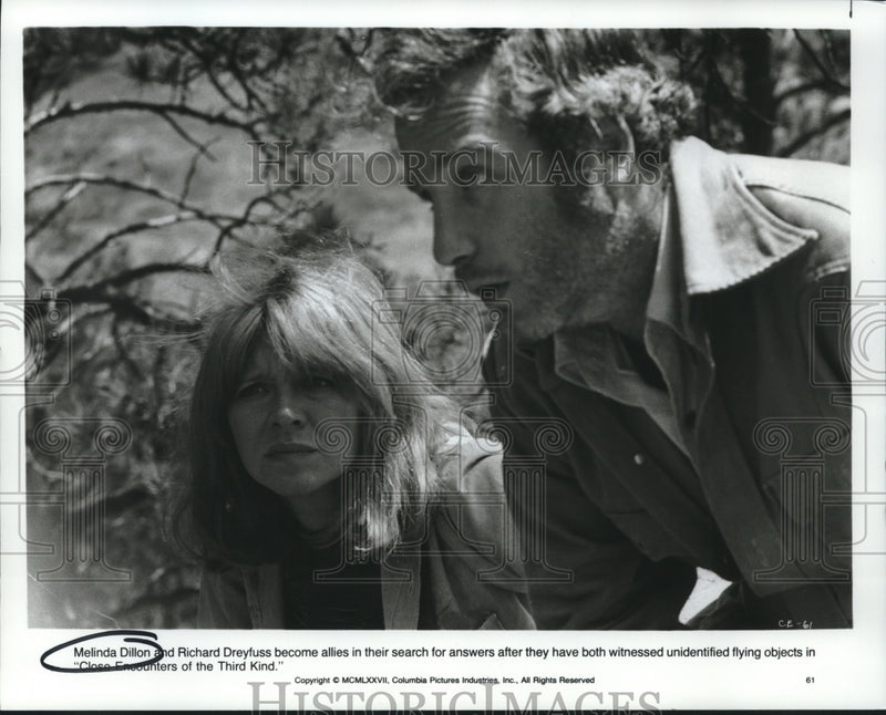 Load image into Gallery viewer, 1977 Press Photo Dillon &amp; Dreyfuss star in "Close Encounters of the Third Kind."
