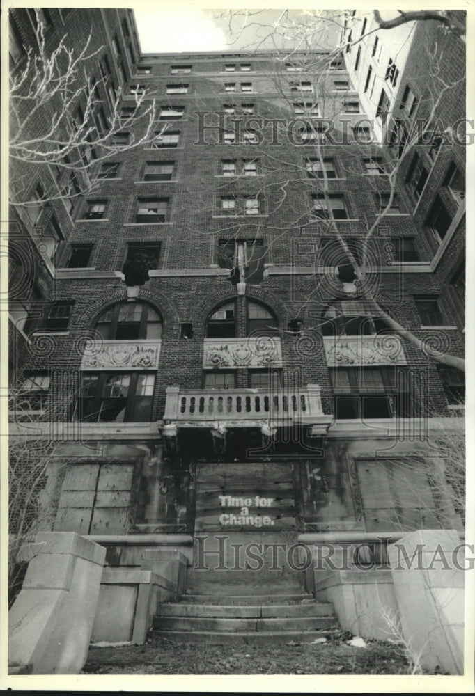 1990 Press Photo abandoned apartment building on Brush Street in Detroit- Historic Images