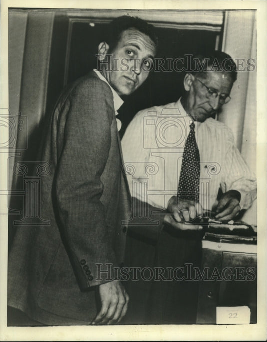 Press Photo William G. Dryer Arrested by FBI on Bank Robbery Charges
