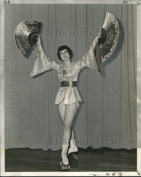 1959 Press Photo Miss Lenora Desroche with Oriental Fans and Roller Skates