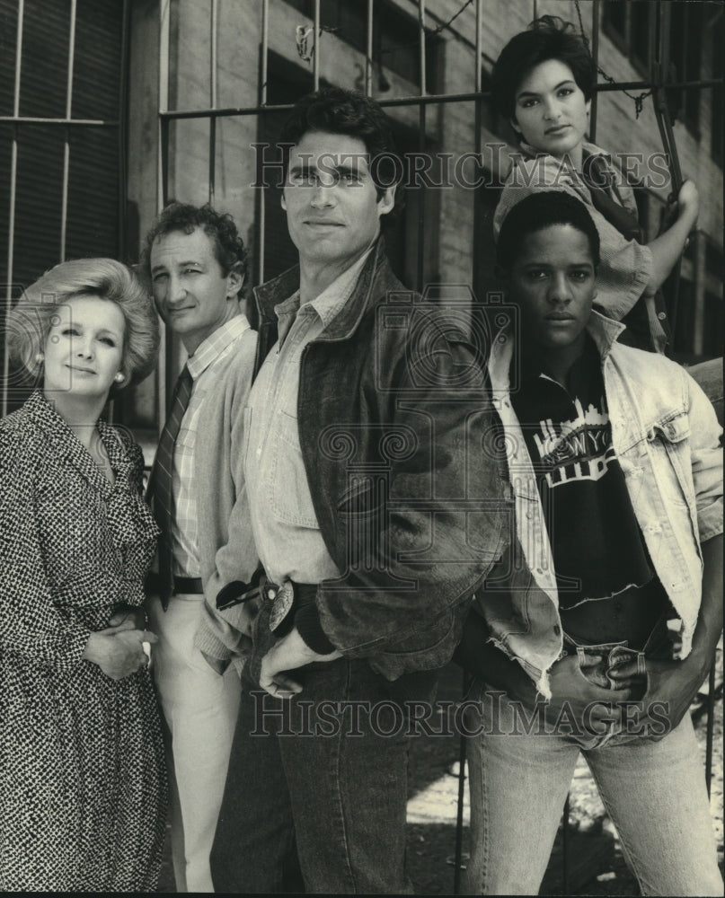 1986 Press Photo Cast of "Downtown" Saturdays on CBS/TV - nox17634- Historic Images