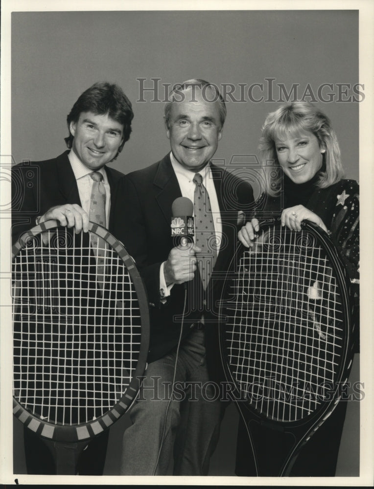 Load image into Gallery viewer, 1990 Press Photo Dick Enberg &amp; Wimbledon champions to broadcast Wimbledon, NBC
