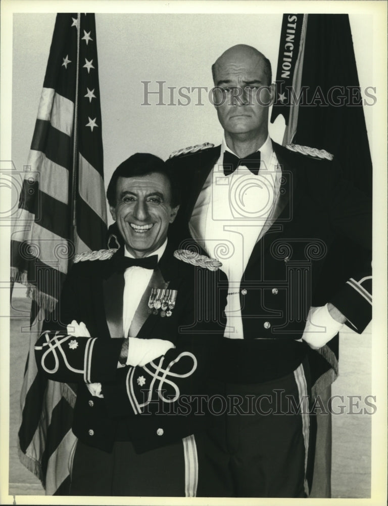 1986 Press Photo Actors Jamie Farr and Richard Moll in Combat High on NBC