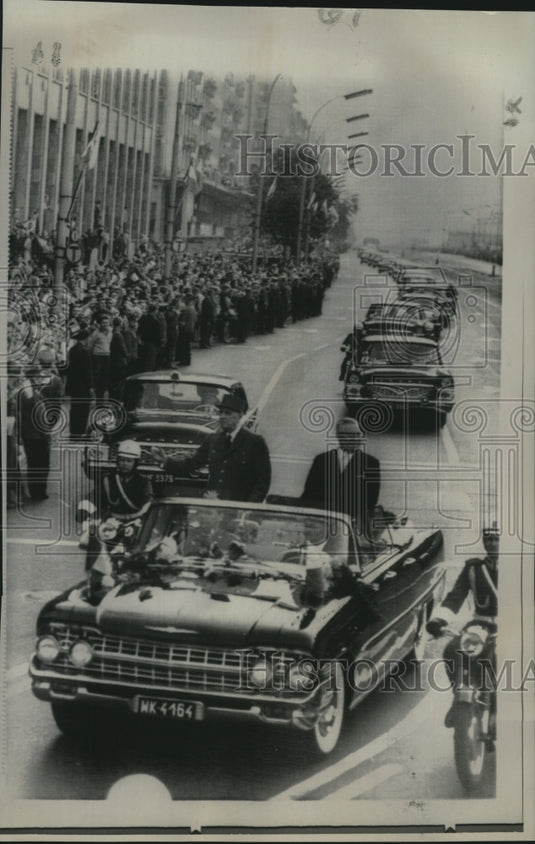 1967 Press Photo Charles de Gaulle & Edward Ochab parade through Warsaw streets.