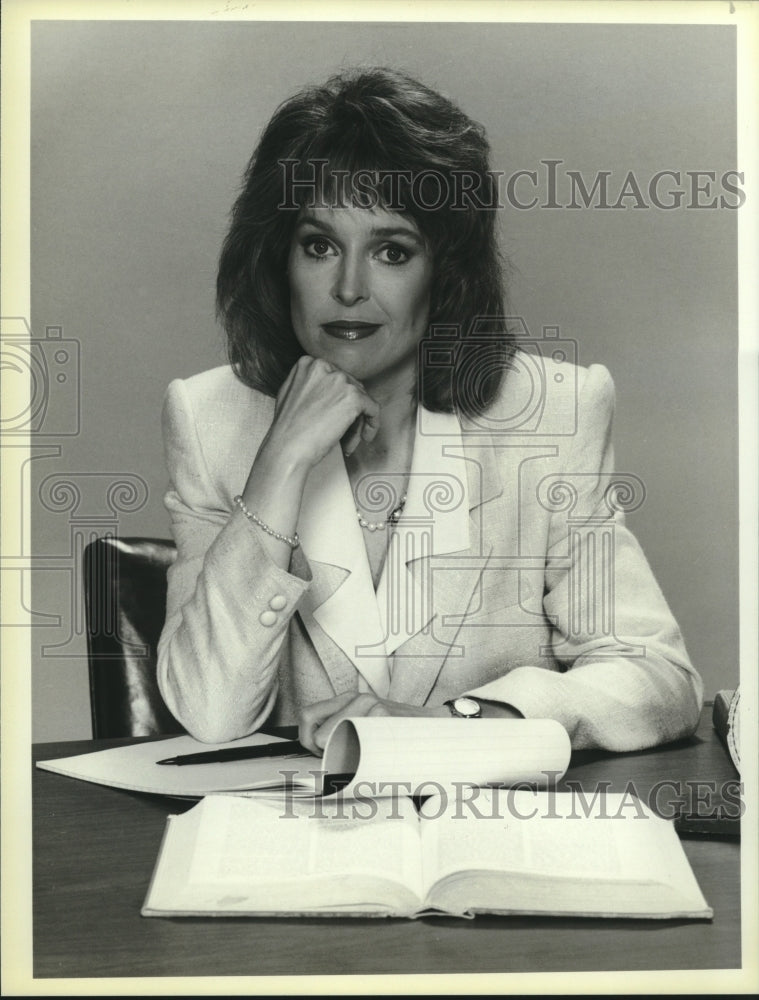 Load image into Gallery viewer, 1986 Press Photo Jill Eikenberry, a leading stage and feature-film performer
