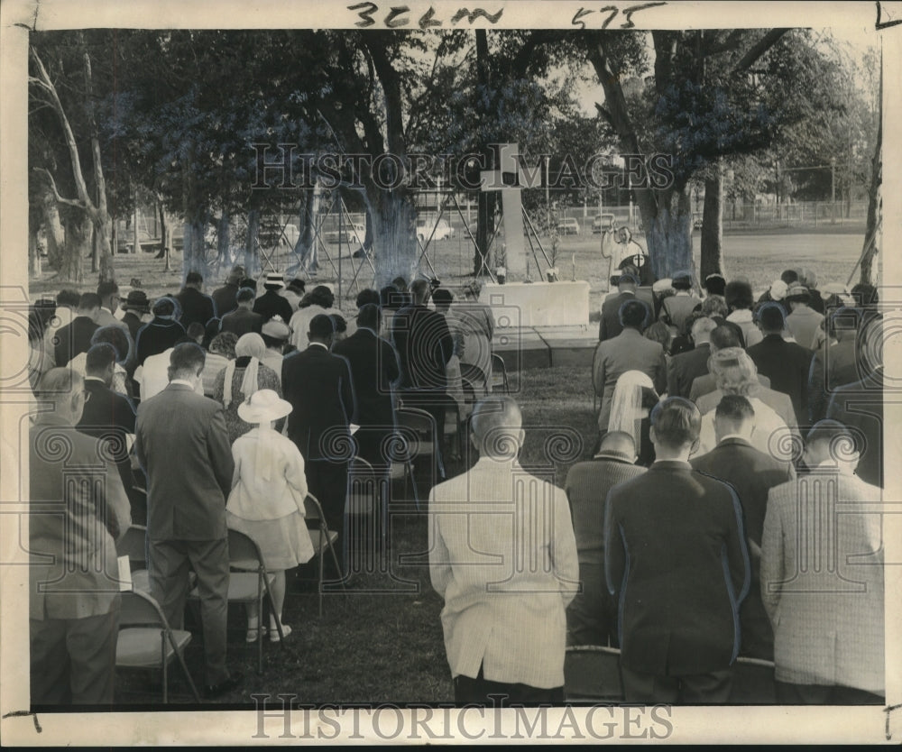 1963 Press Photo East Jefferson Sunrise Service at Jefferson Playground
