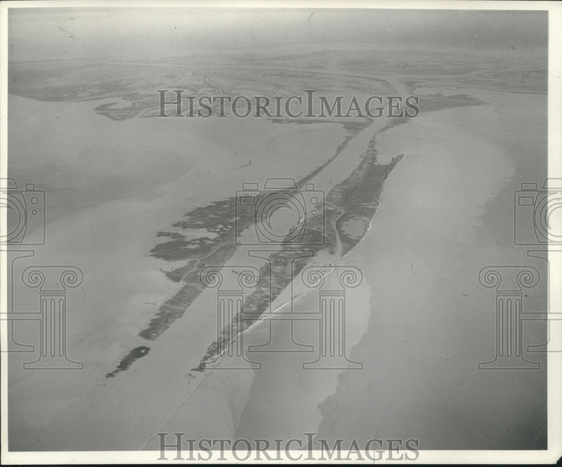 Load image into Gallery viewer, 1960 Press Photo Aerial View of Eads Jetties - nox18090
