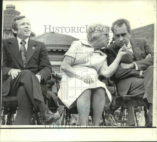 1973 Press Photo President Nixon listens to Mrs. Everett McKinley Dirksen.- Historic Images