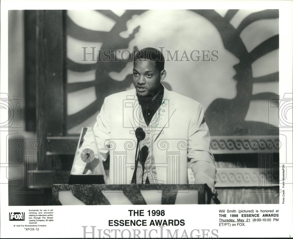 1998 Press Photo Will Smith being honored at the 1998 Essence Awards on FOX- Historic Images