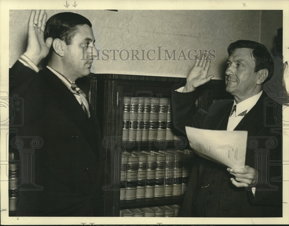 1937 Press Photo David M. Ellison Takes Oath of Office by E. A. Conway
