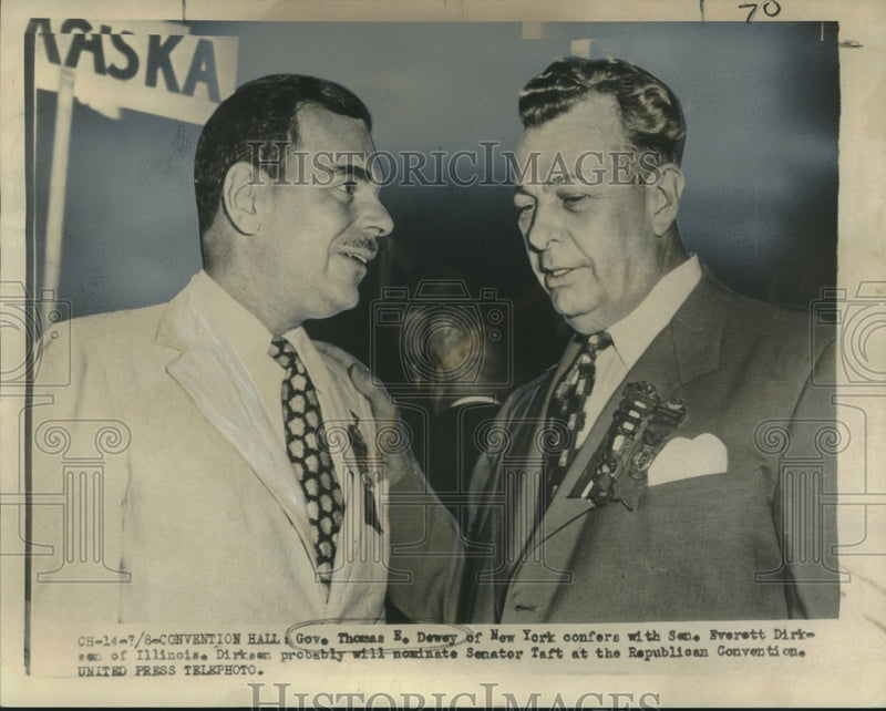 Load image into Gallery viewer, 1952 Press Photo New York Governor Dewey confers with Illinois Senator Dirkson.
