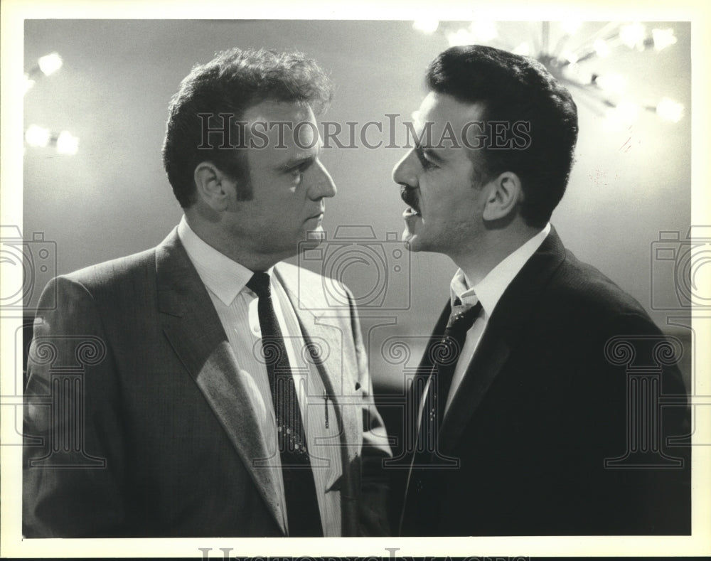 1986 Press Photo Bill Smitrovich & Dennis Farina in NBC-TV's "Crime Story."
