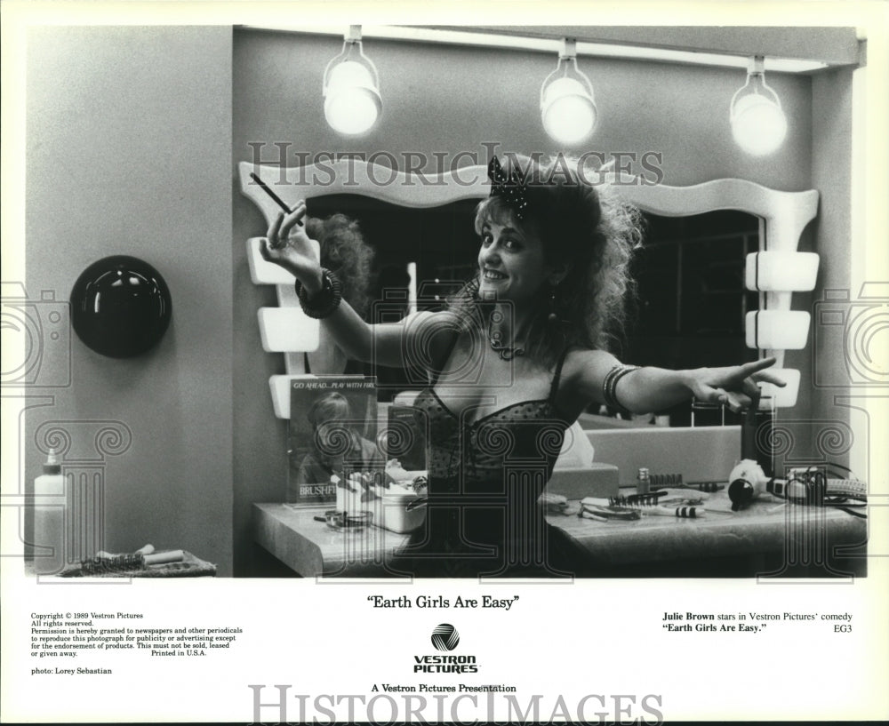 1989 Press Photo Julie Brown stars in "Earth Girls Are Easy," Vestron Pictures