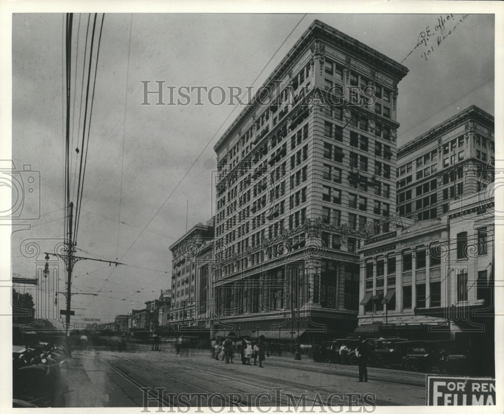 1969 Press Photo Early Days in New Orleans-Dauphine Street at 8 A.M.