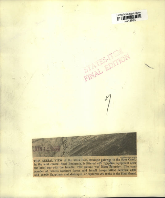 1971 Press Photo Aerial view of the Mitla Pass littered with Egyptian equipment