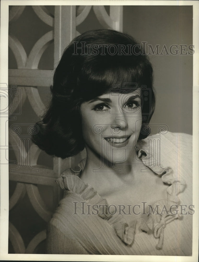 1965 Press Photo Eileen Fulton stars in "Our Private World" on CBS Television