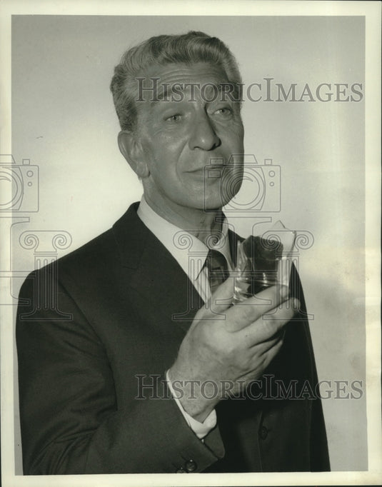 1960 Press Photo Eduard Franz stars in "Call for Mr. Shayne," on NBC-TV.