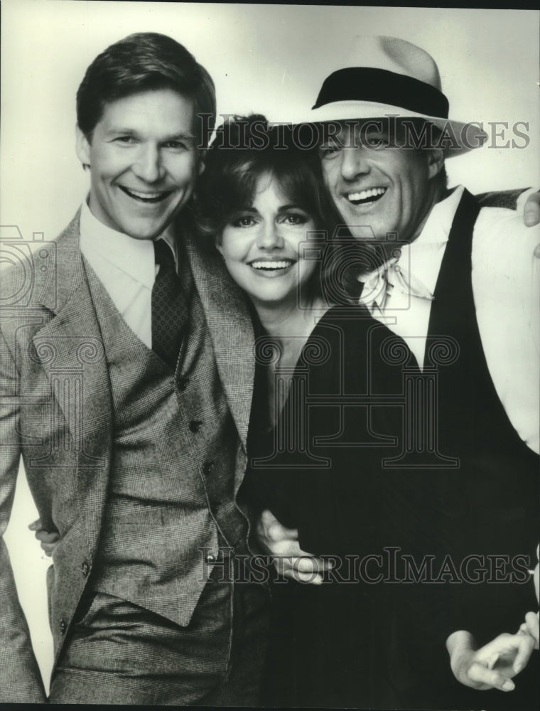 1986 Press Photo Sally Field. Jeff Bridges & James Caan in "Kiss Me Goodbye."