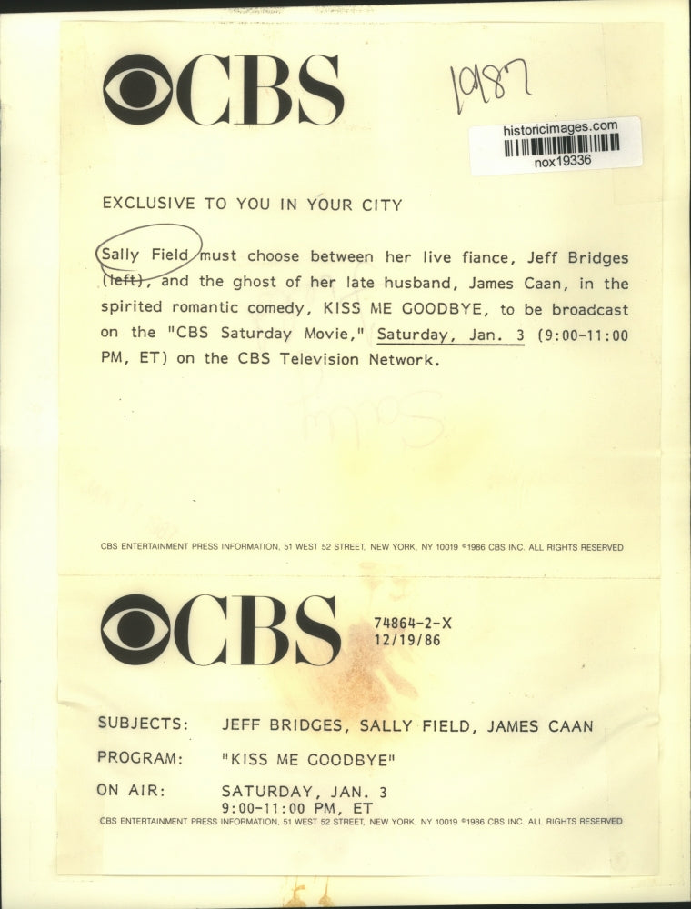 Load image into Gallery viewer, 1986 Press Photo Sally Field. Jeff Bridges &amp; James Caan in "Kiss Me Goodbye."
