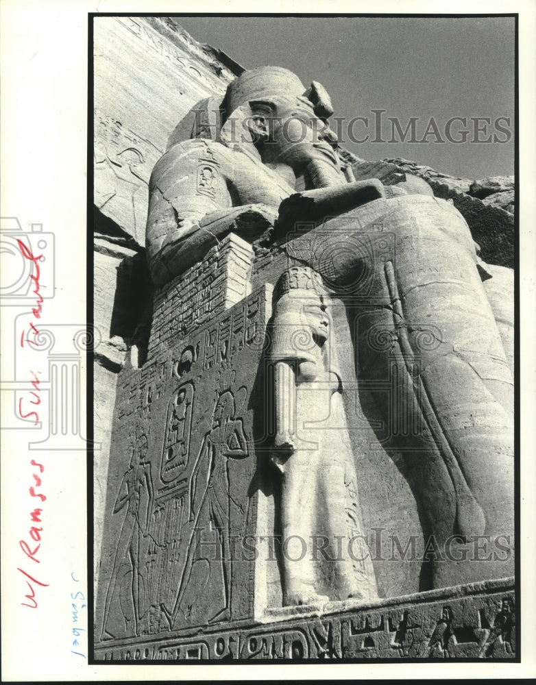 Load image into Gallery viewer, 1985 Press Photo Pharaoh Rameses II in Upper Egypt near its border with Sudan
