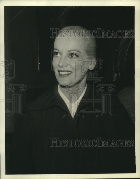 1962 Press Photo Actress Faye Emerson in an interview on Here's Hollywood