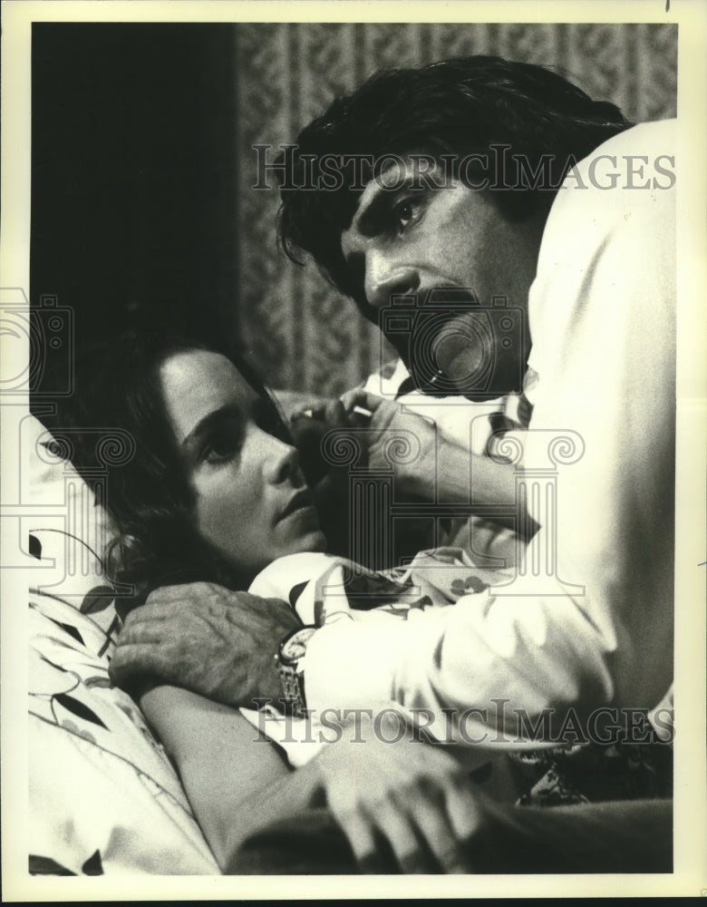 Load image into Gallery viewer, 1977 Press Photo Sam Elliott &amp; Jessica Harper in "The Innocent and the Damned"
