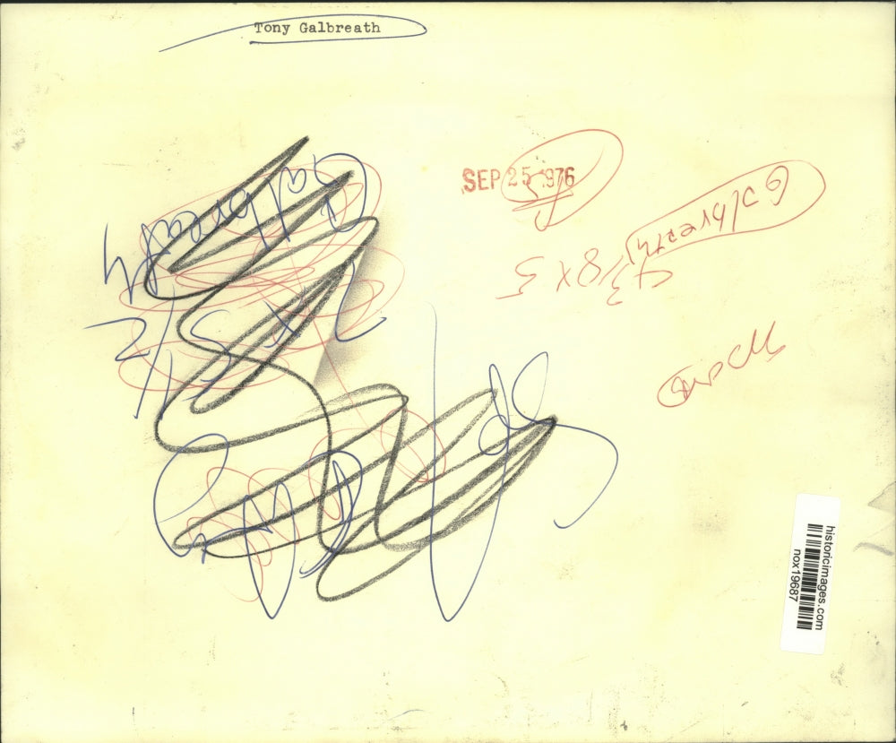 1976 Press Photo Saints' #34, Tony Galbreath carrying the football. - nox19687