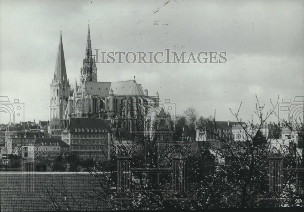 1984 Press Photo The 12th century cathedral at Chartres in Paris, France
