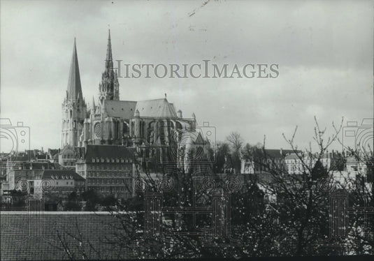 1984 Press Photo The 12th century cathedral at Chartres in Paris, France