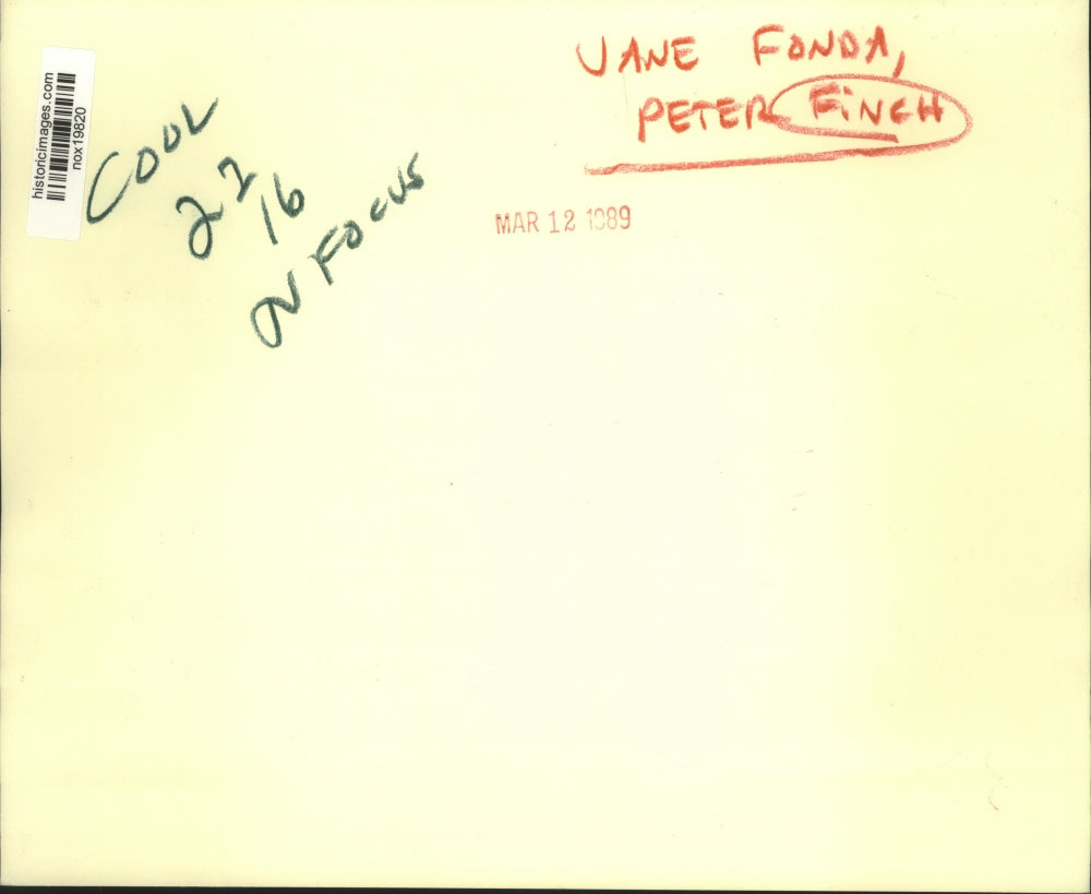 1989 Press Photo Actors Jane Fonda and Peter Finch In "In the Cool of the Day"