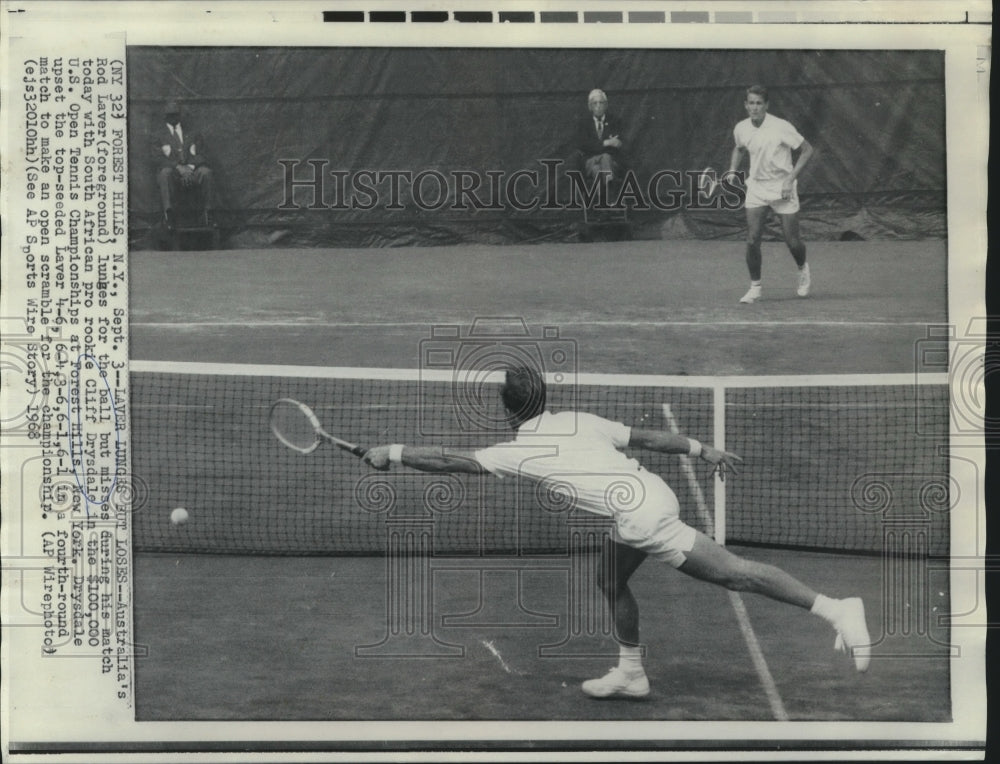 1968 Press Photo Rod Laver Lunges for Ball in U.S. Open Tennis Championships- Historic Images