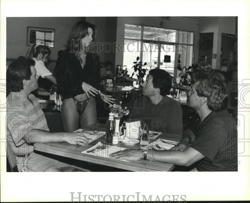 Load image into Gallery viewer, 1994 Press Photo Customers during Lingerie Show at the Double Rigger Restaurant

