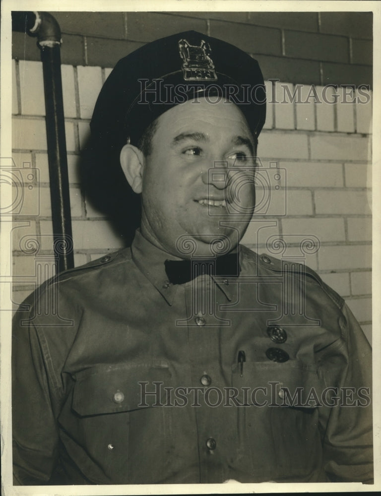 1941 Press Photo Actor Joe Foucha as a policeman - nox20387