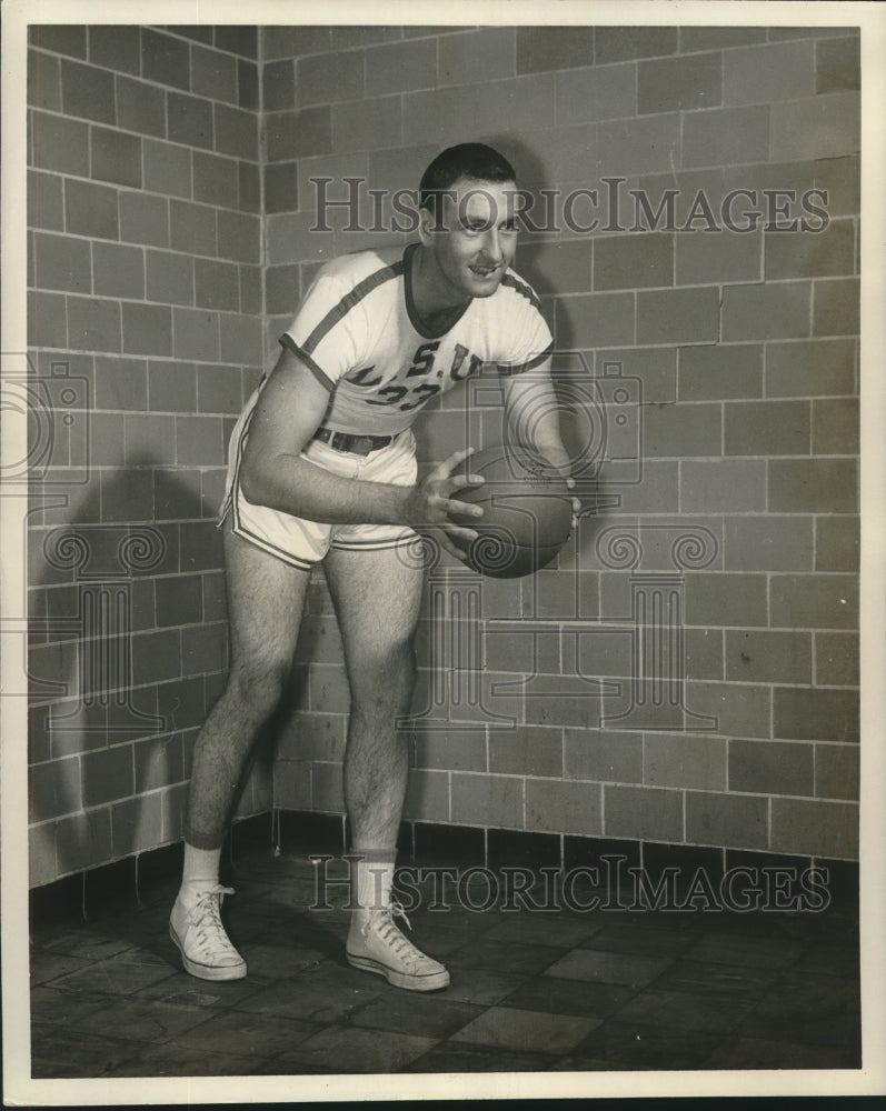 Press Photo Bob Freshley, Louisiana State University center, 6&#39;6&quot; Senior