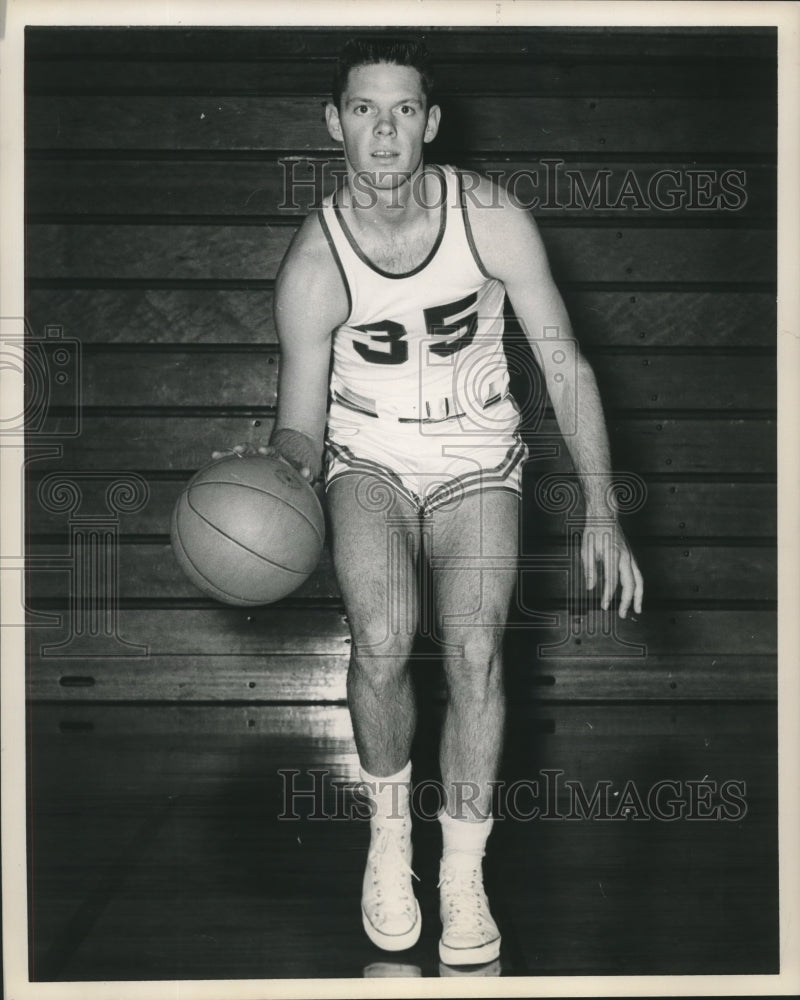 Load image into Gallery viewer, 1967 Press Photo Jim Fox of Rice University, 6'3", Junior - nox20439
