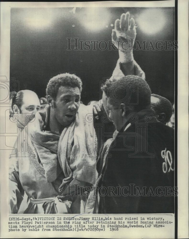 Load image into Gallery viewer, 1968 Press Photo Victorious boxer Jimmy Ellis meets Patterson in Sweden
