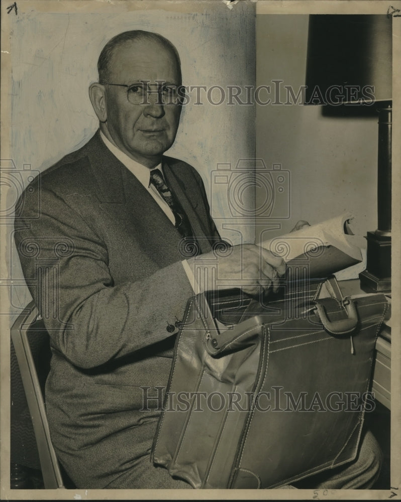 Load image into Gallery viewer, 1951 Press Photo American Bar Association President Cody Fowler in New Orleans
