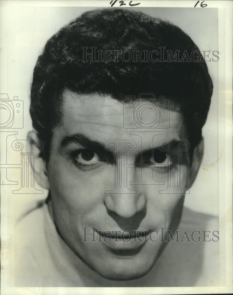 1966 Press Photo Sergio Franchi, strikingly handsome singer. - nox20532