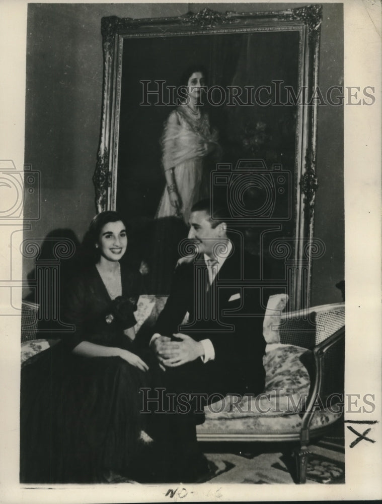 1949 Press Photo Carmencita Franco & fiancee Cristobal Y Bordie in Prado Palace